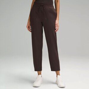 Tapered-Leg Mid-Rise Pant 7/8 Length *Luxtreme